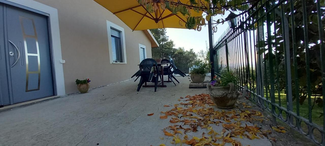 La Custarella Di Paestum *